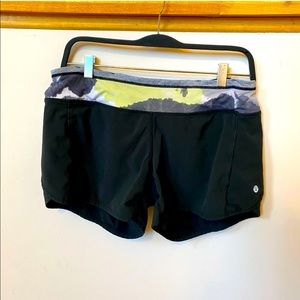 Lululemon Speed Up Shorts Citron Canvas RARE! size 8 Sz 8